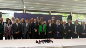 ak-parti-genel-baskan-yardimcisi-yerebakan-trabzonda-turkiye-yuzyili-bulusmalarinda-konustu-UxvEtL5w
